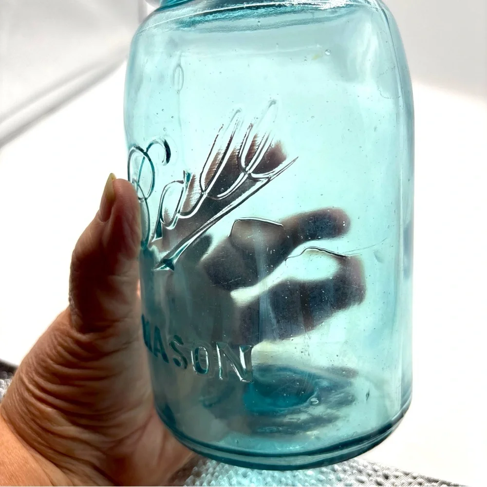 Rare 1900's Ball blue Mason qt.jar.